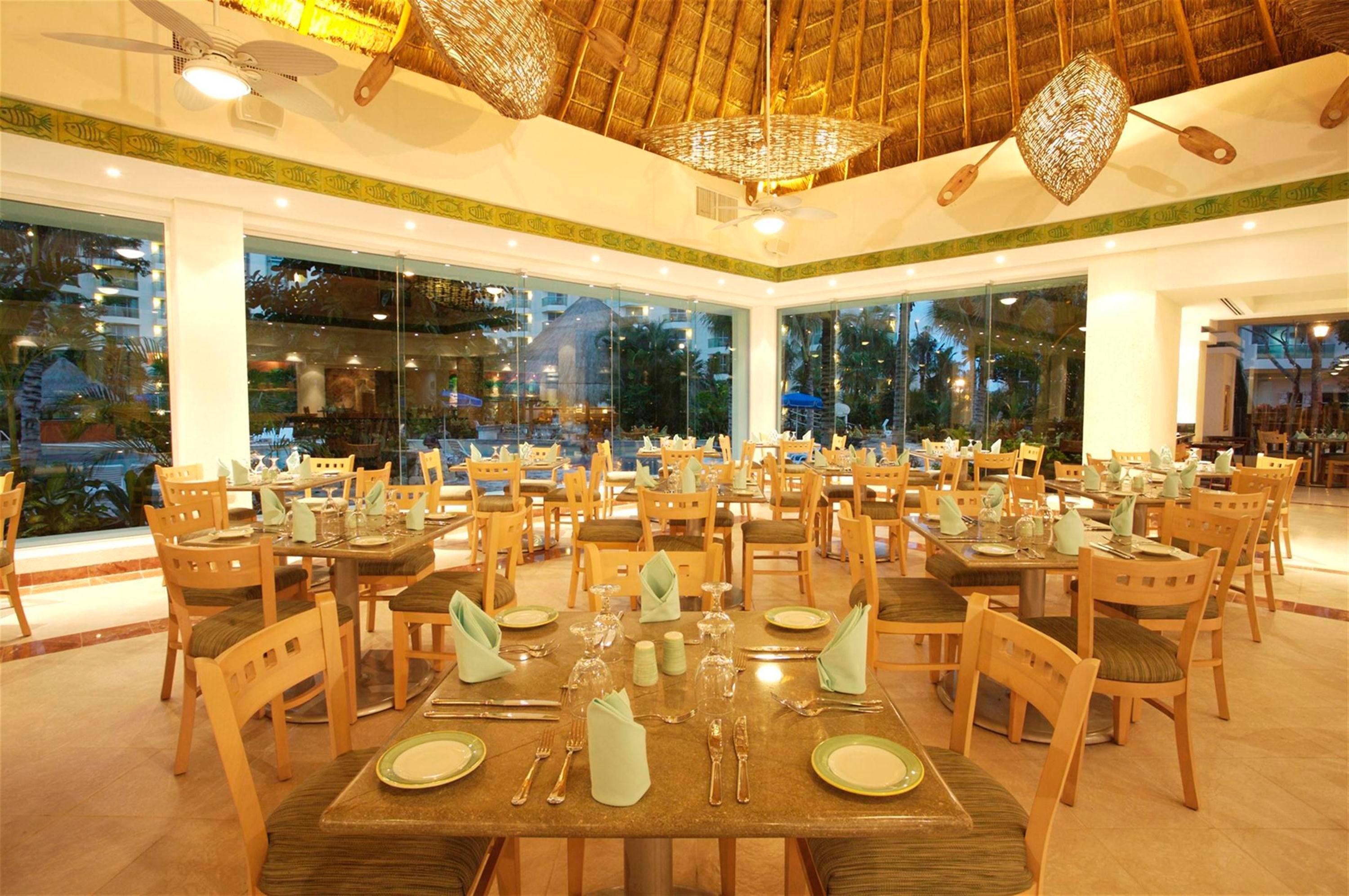 Grand Park Royal Cozumel Hotel Exterior foto The restaurant