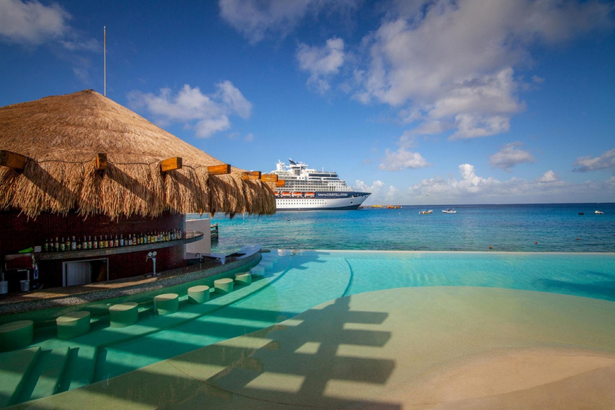Grand Park Royal Cozumel Hotel Exterior foto The beach at the Atlantis Paradise Island