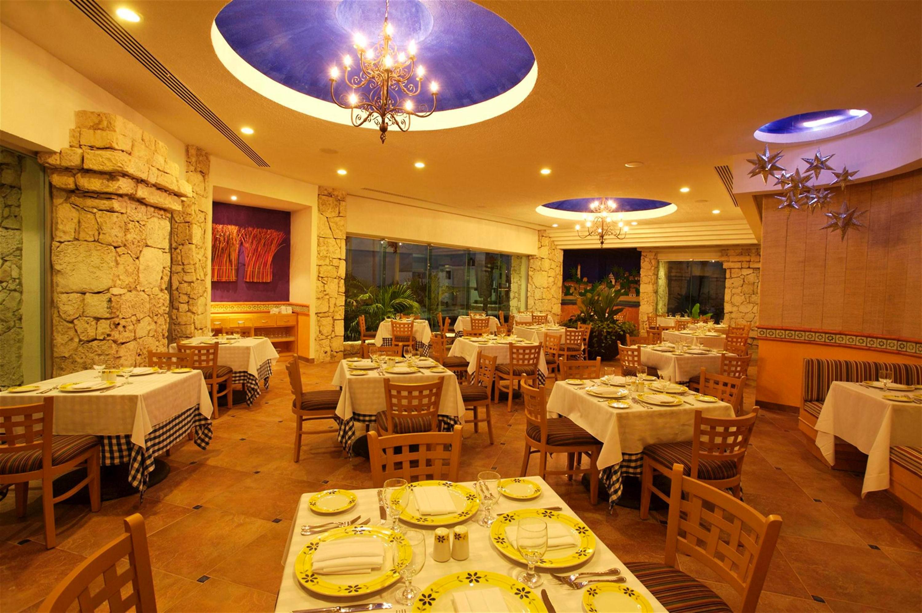 Grand Park Royal Cozumel Hotel Exterior foto Interior of the restaurant