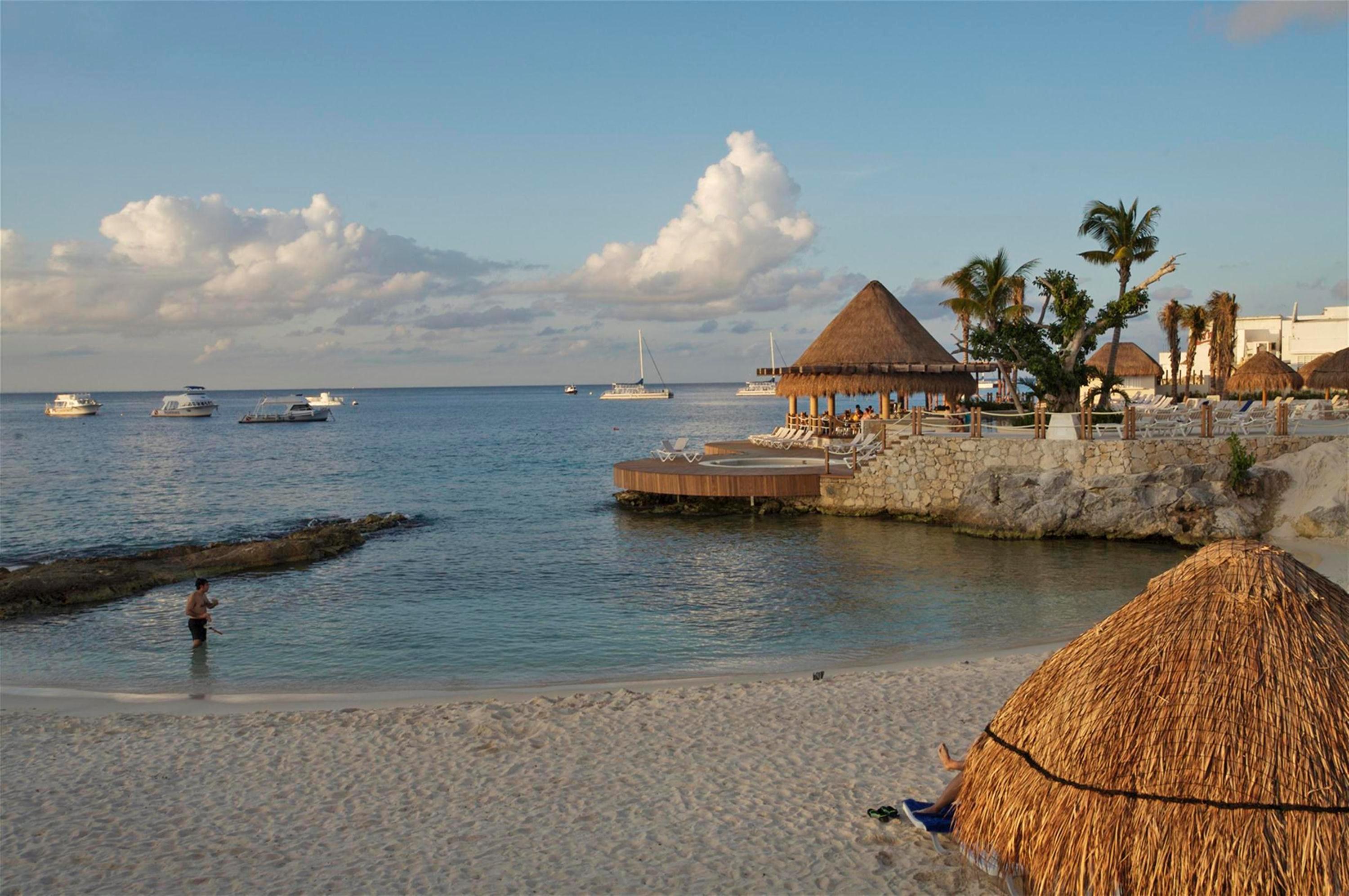 Grand Park Royal Cozumel Hotel Exterior foto Beach at Playa del Carmen